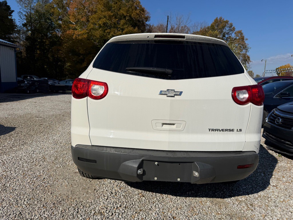 2010 Chevrolet Traverse Image 4