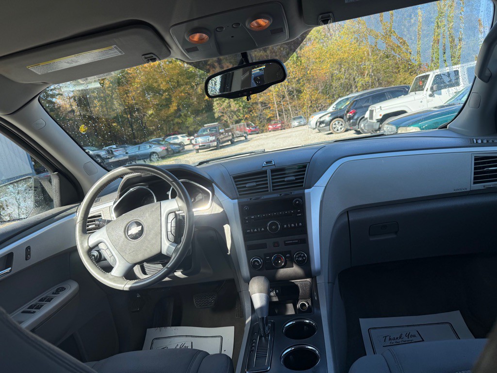2010 Chevrolet Traverse Image 8