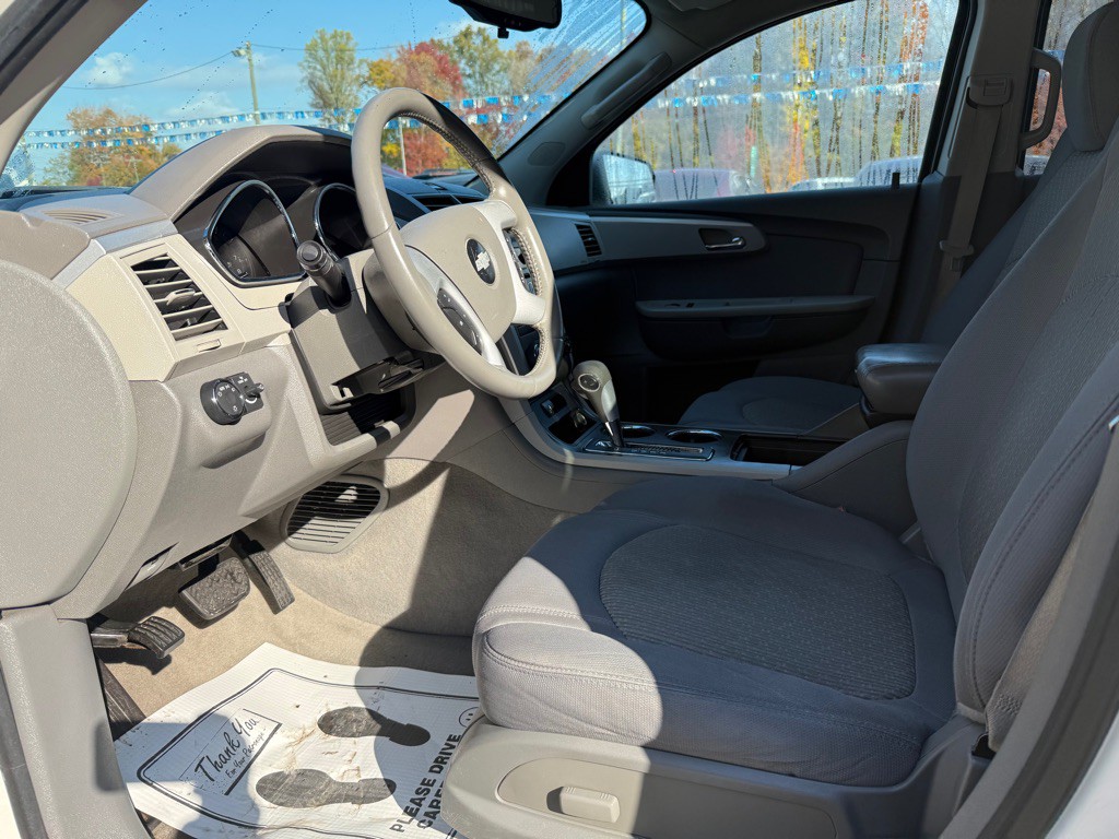 2010 Chevrolet Traverse Image 10
