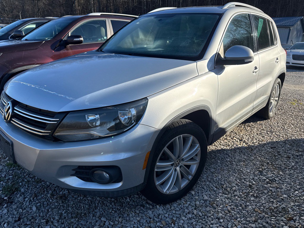 2012 Volkswagen Tiguan Image 2