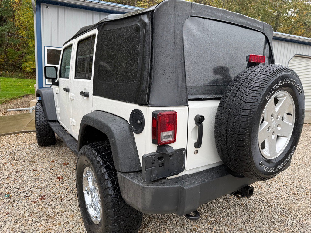 2010 Jeep Wrangler Unlimited Image 4