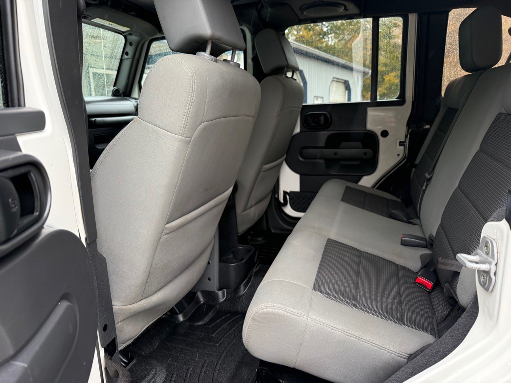 2010 Jeep Wrangler Unlimited Image 5