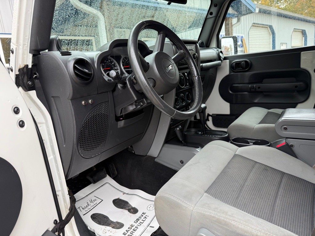 2010 Jeep Wrangler Unlimited Image 6