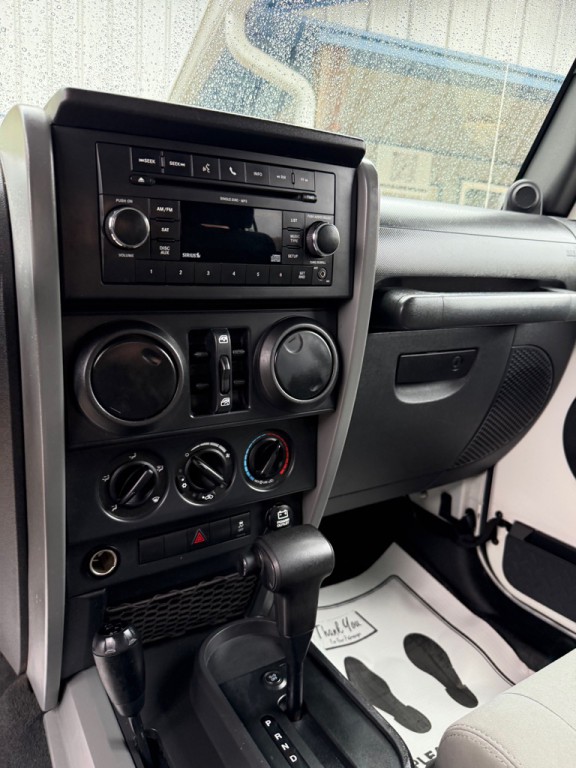 2010 Jeep Wrangler Unlimited Image 7