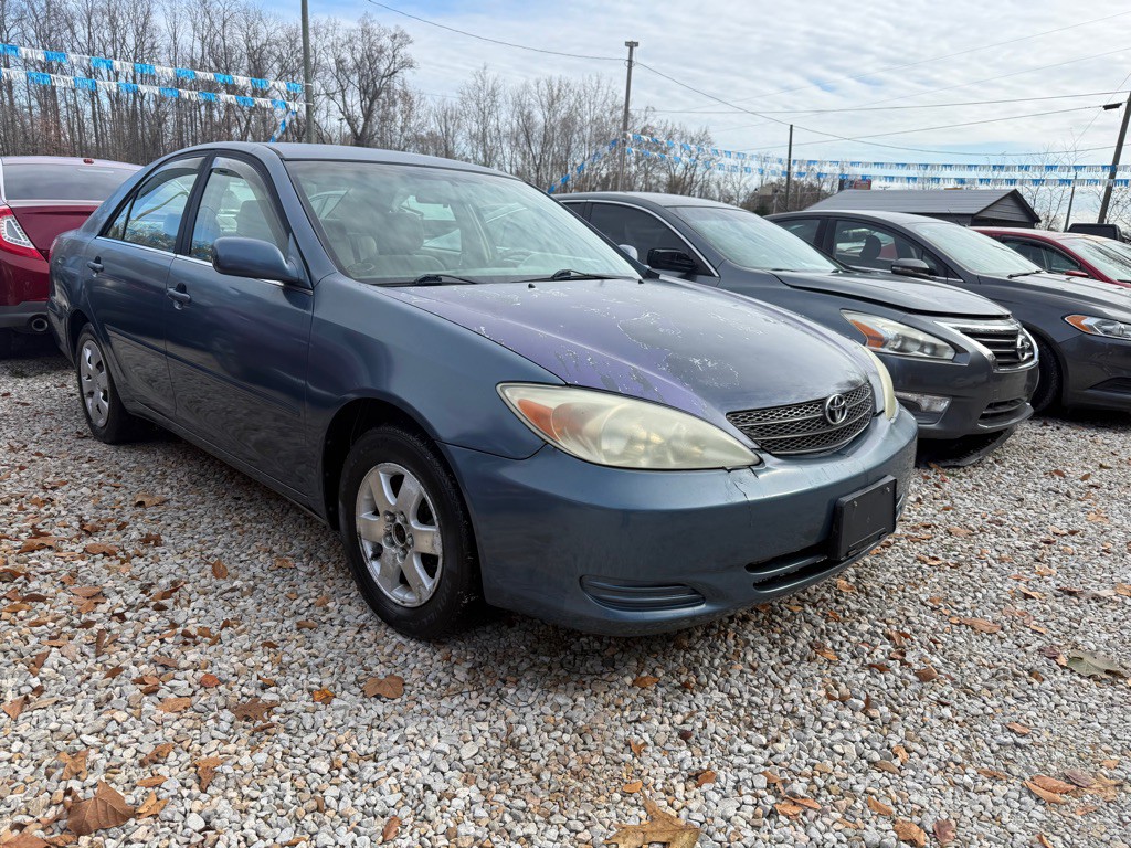 2004 Toyota Camry Image 2