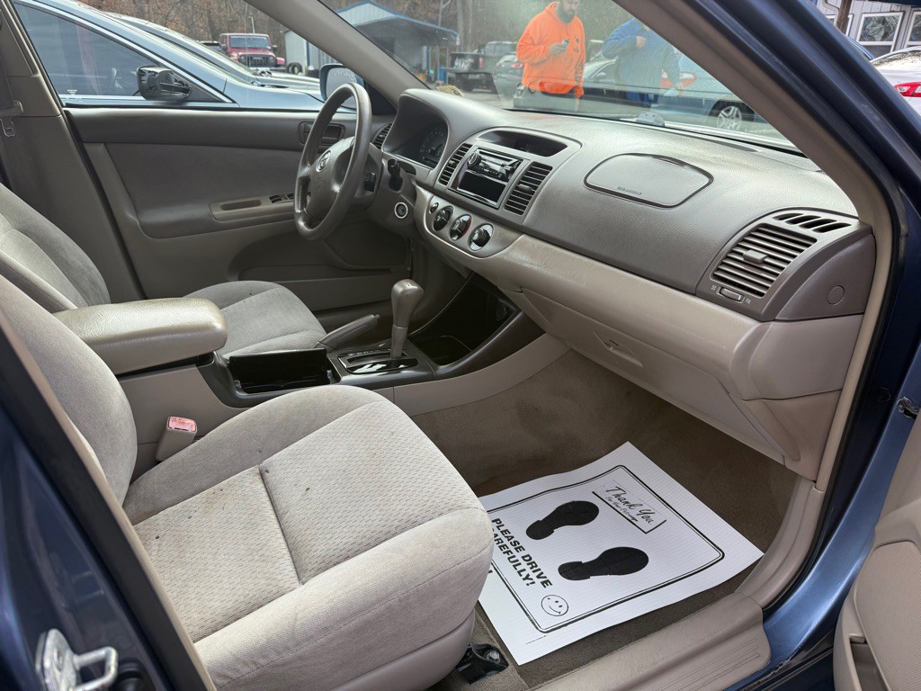 2004 Toyota Camry Image 5