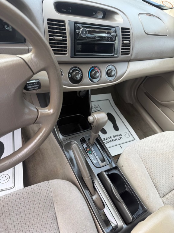 2004 Toyota Camry Image 7