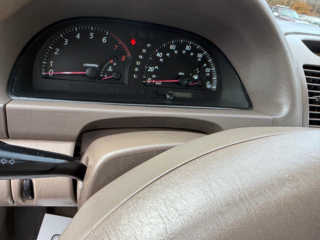2004 Toyota Camry Image 8