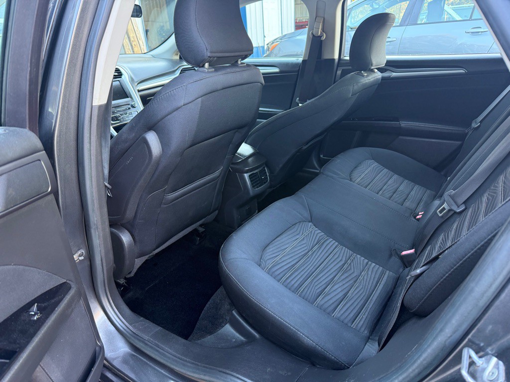 2016 Ford Fusion Image 6