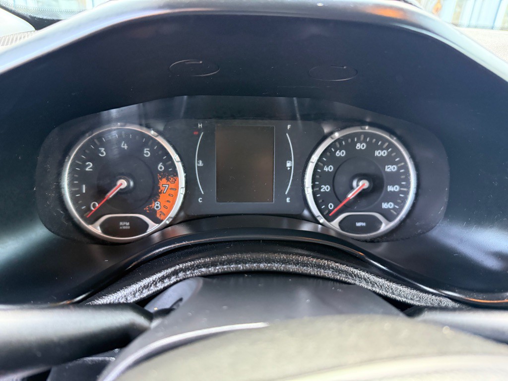 2016 Jeep Renegade Image 8