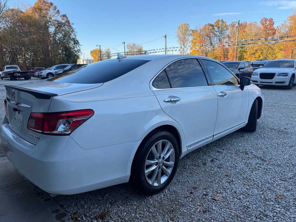 2010 Lexus ES Image 4