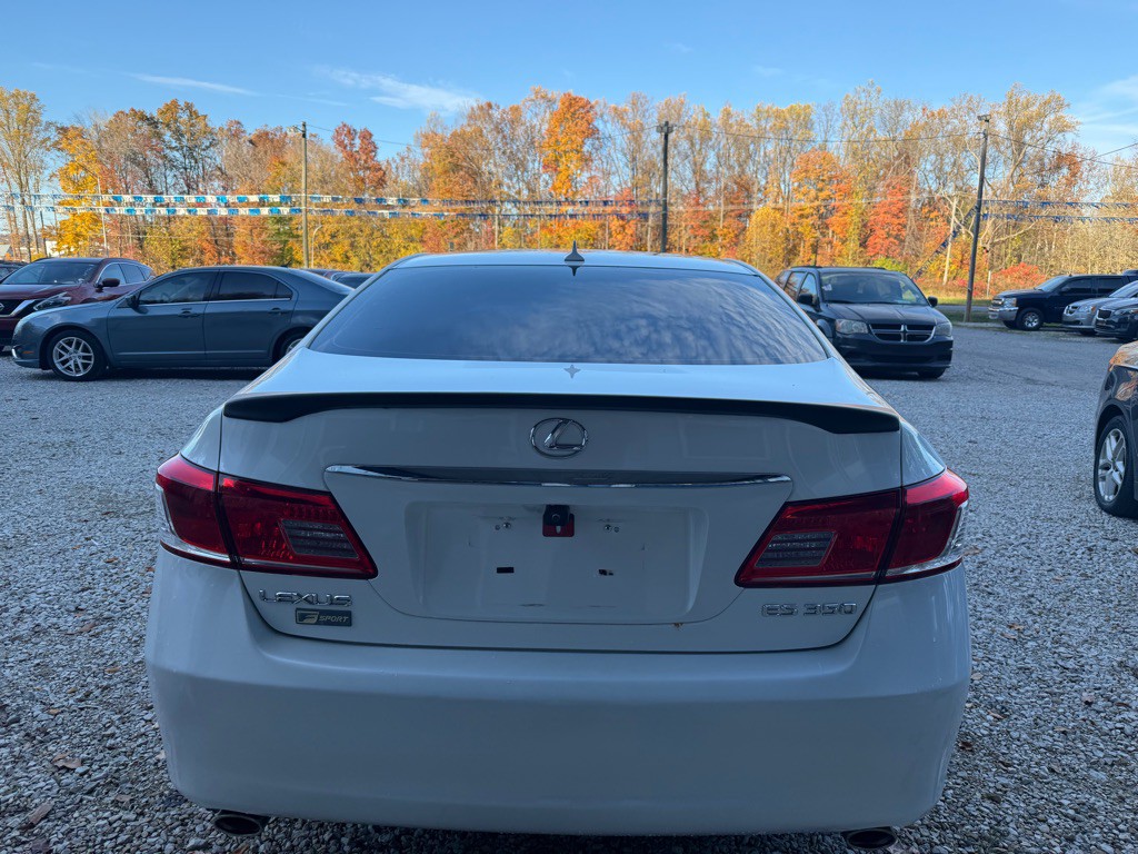 2010 Lexus ES Image 5