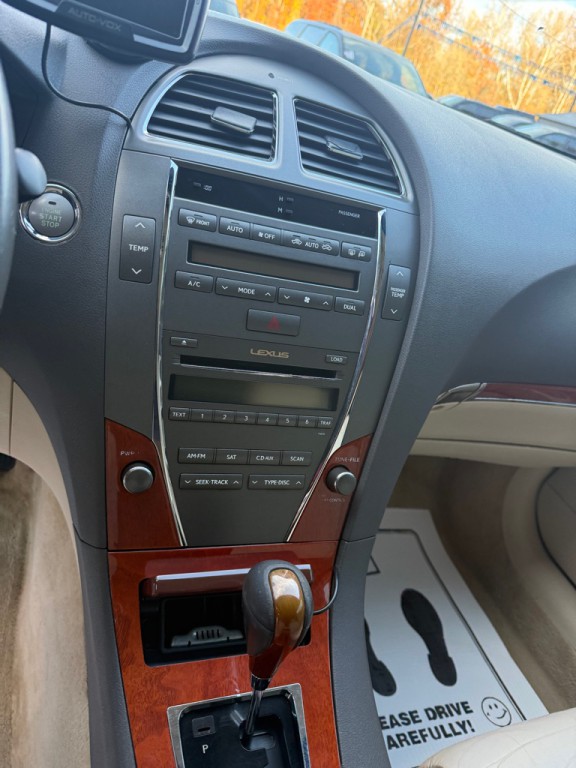 2010 Lexus ES Image 9