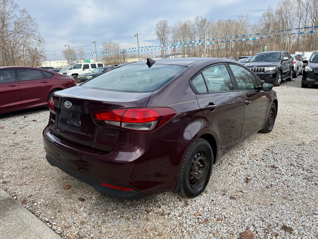 2017 Kia Forte Image 4