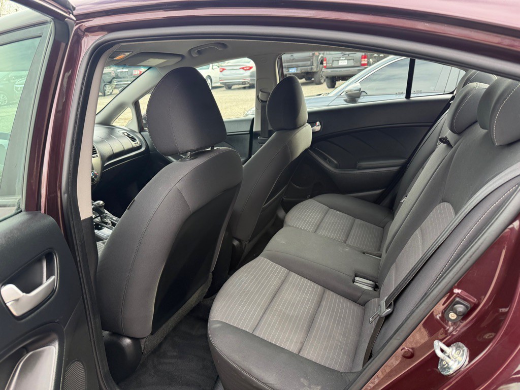 2017 Kia Forte Image 5