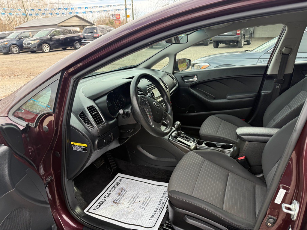 2017 Kia Forte Image 6