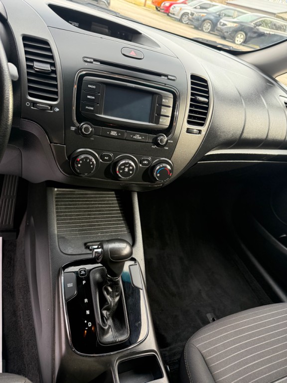 2017 Kia Forte Image 7