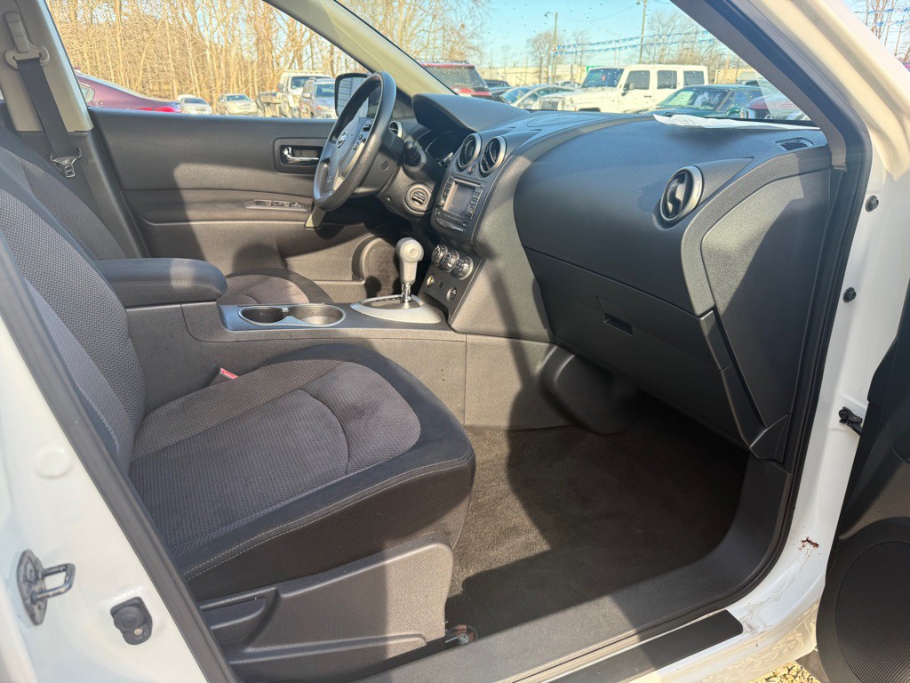 2011 Nissan Rogue Image 6