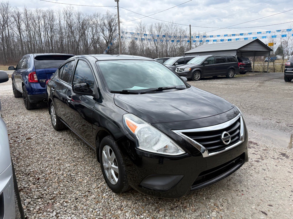 2016 Nissan Versa Image 3
