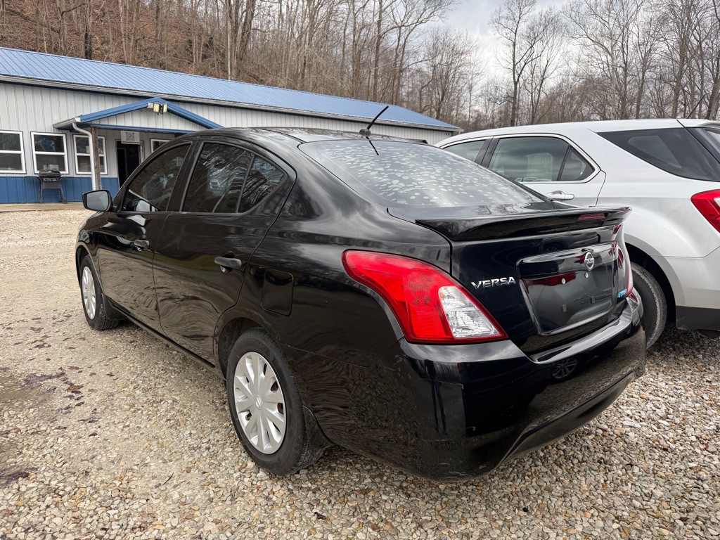 2016 Nissan Versa Image 5