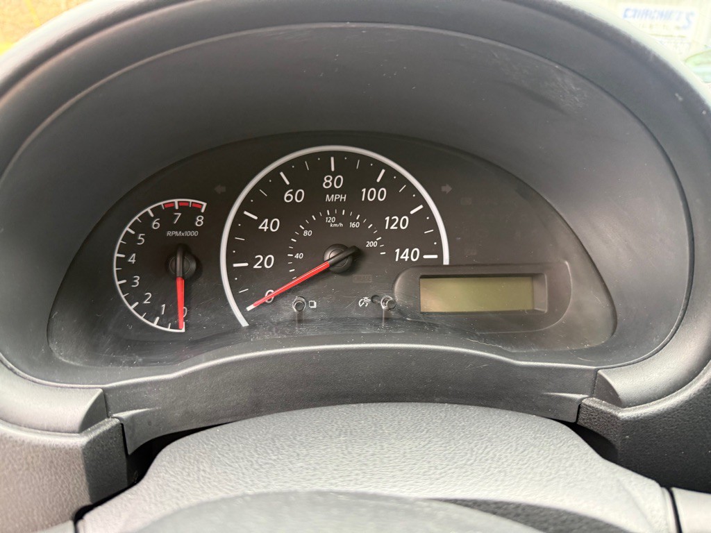 2016 Nissan Versa Image 9