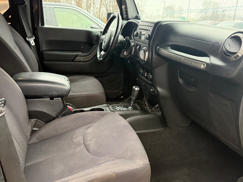 2013 Jeep Wrangler Image 7