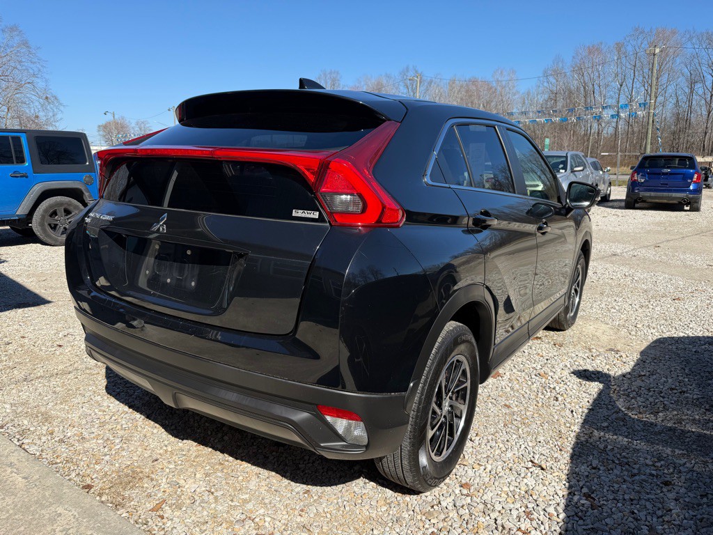 2020 Mitsubishi Eclipse Image 3