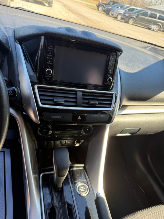 2020 Mitsubishi Eclipse Image 7