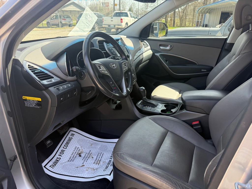 2014 Hyundai Santa Fe Image 8
