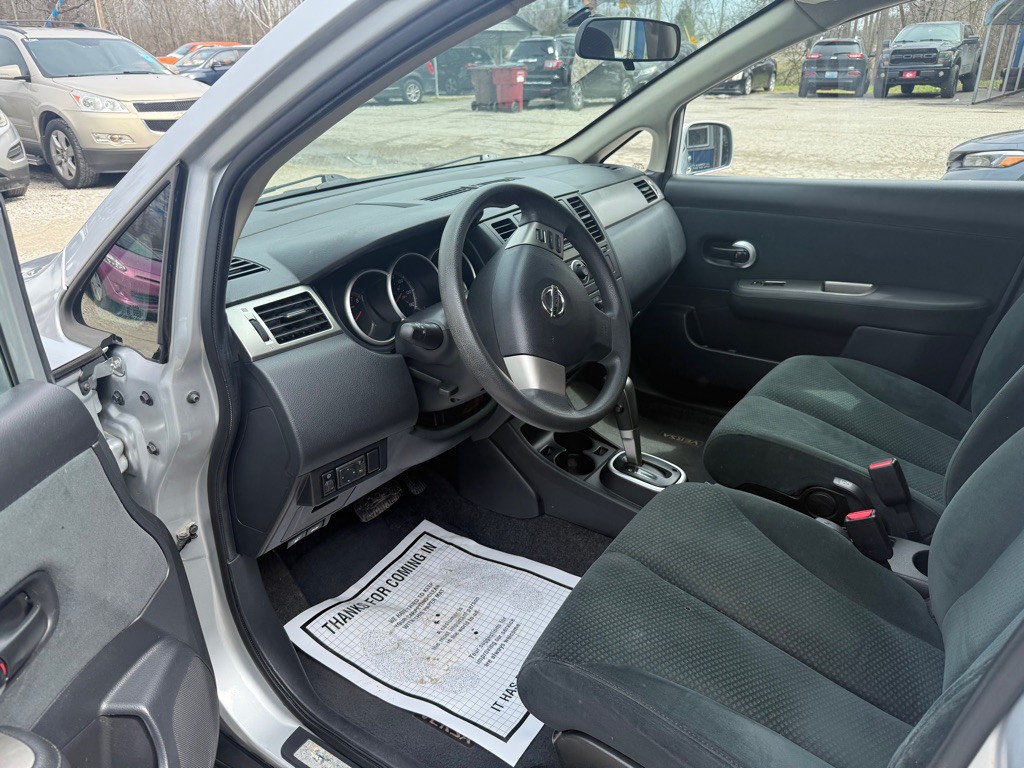 2011 Nissan Versa Image 7