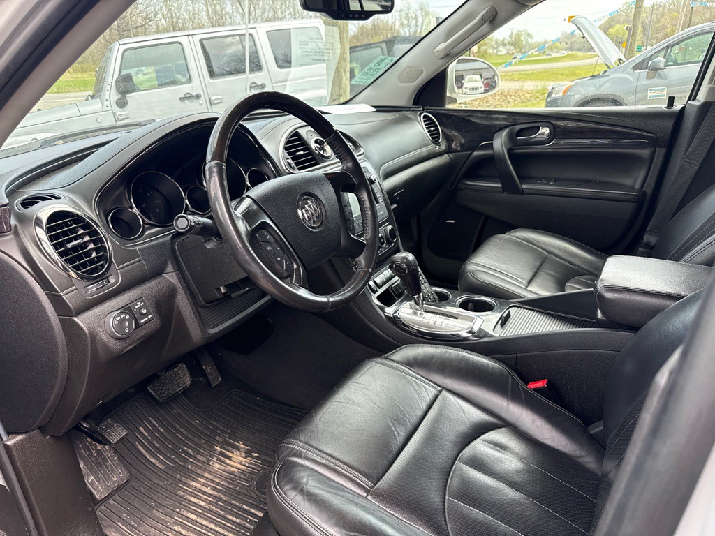2016 Buick Enclave Image 2