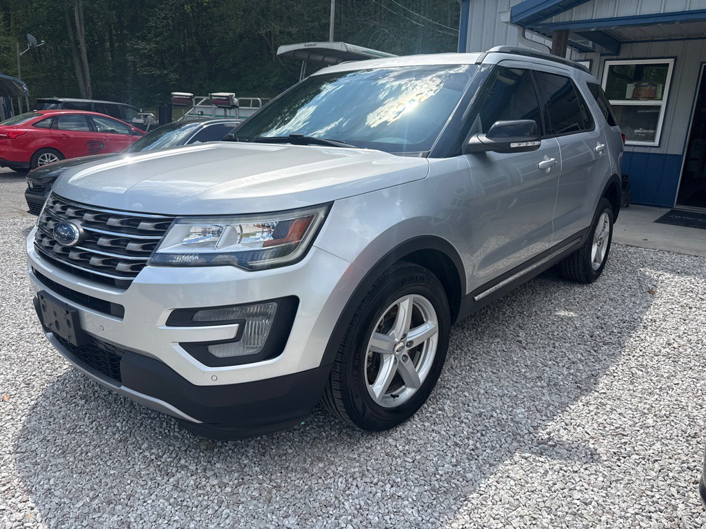 2017 Ford Explorer Image 1