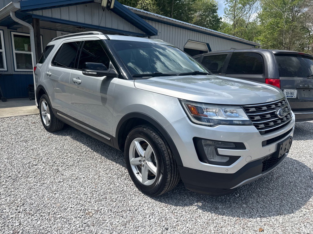 2017 Ford Explorer Image 2