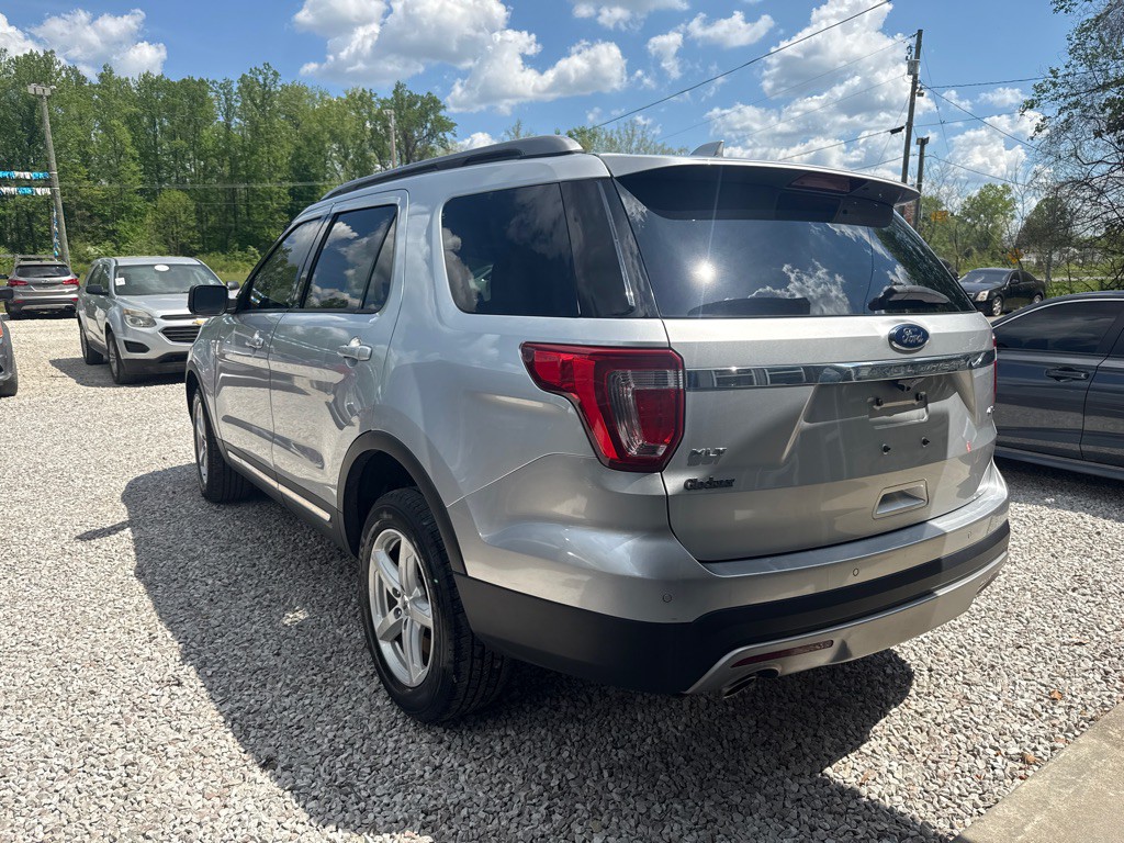 2017 Ford Explorer Image 4
