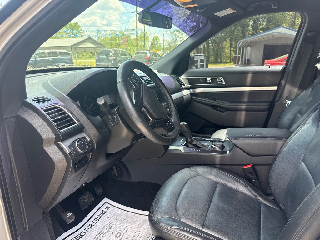 2017 Ford Explorer Image 7