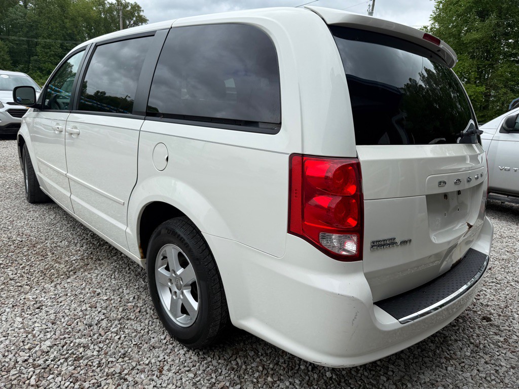 2011 Dodge Grand Caravan Image 4