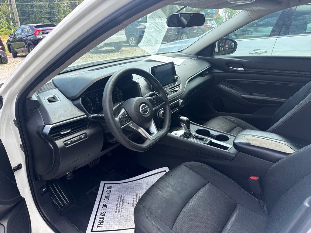 2019 Nissan Altima Image 2