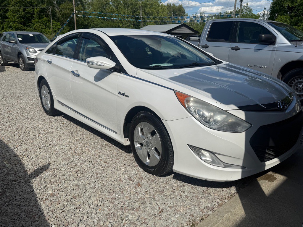 2011 Hyundai Sonata Image 2