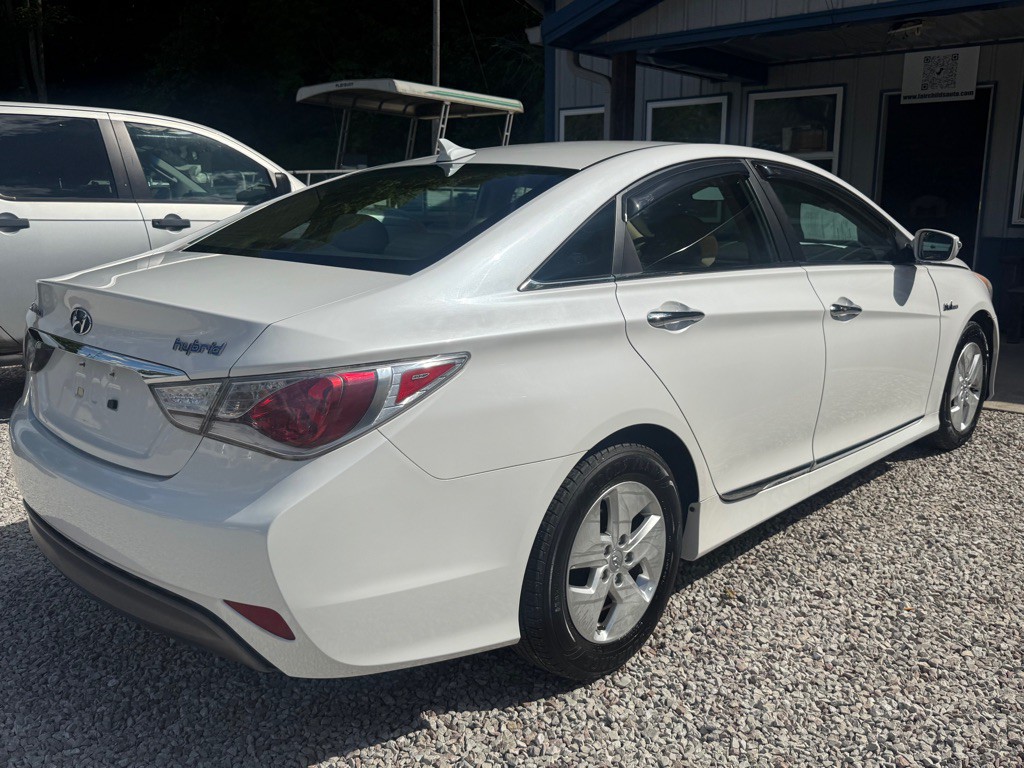 2011 Hyundai Sonata Image 3