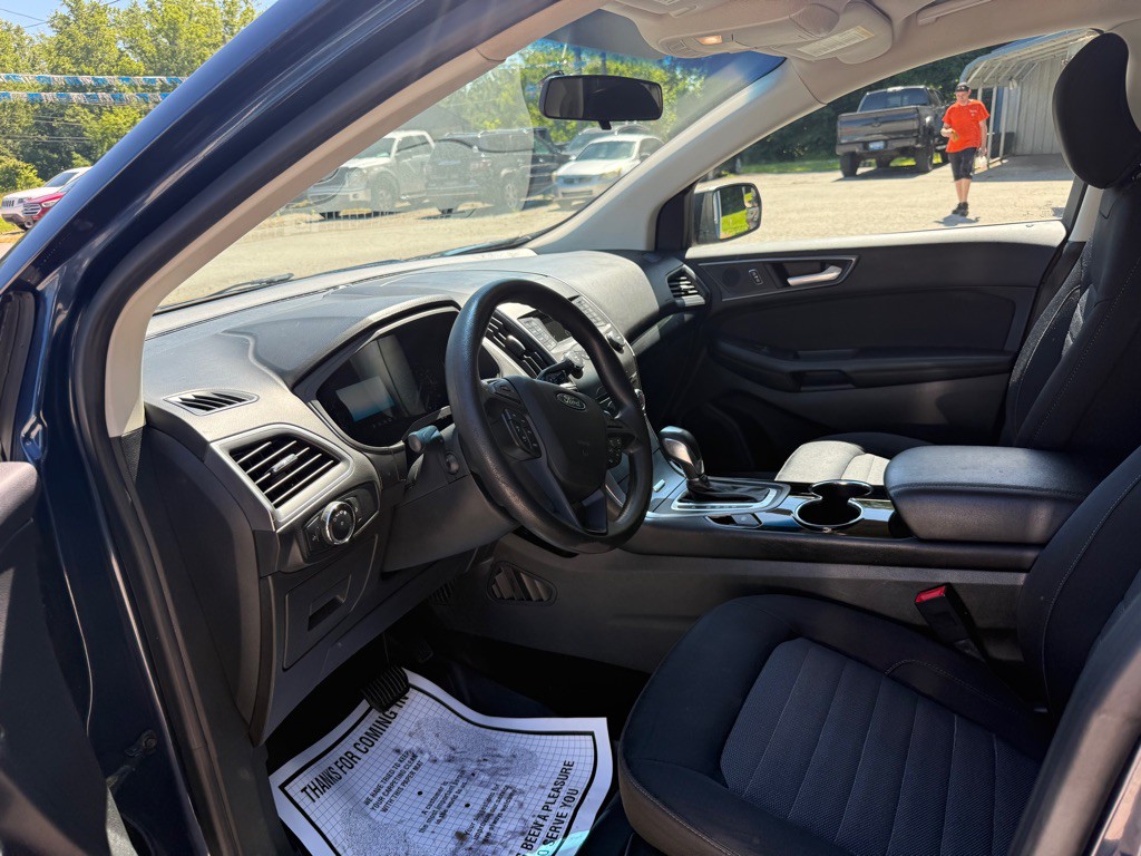2017 Ford Edge Image 4