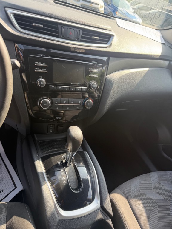 2015 Nissan Rogue Image 9