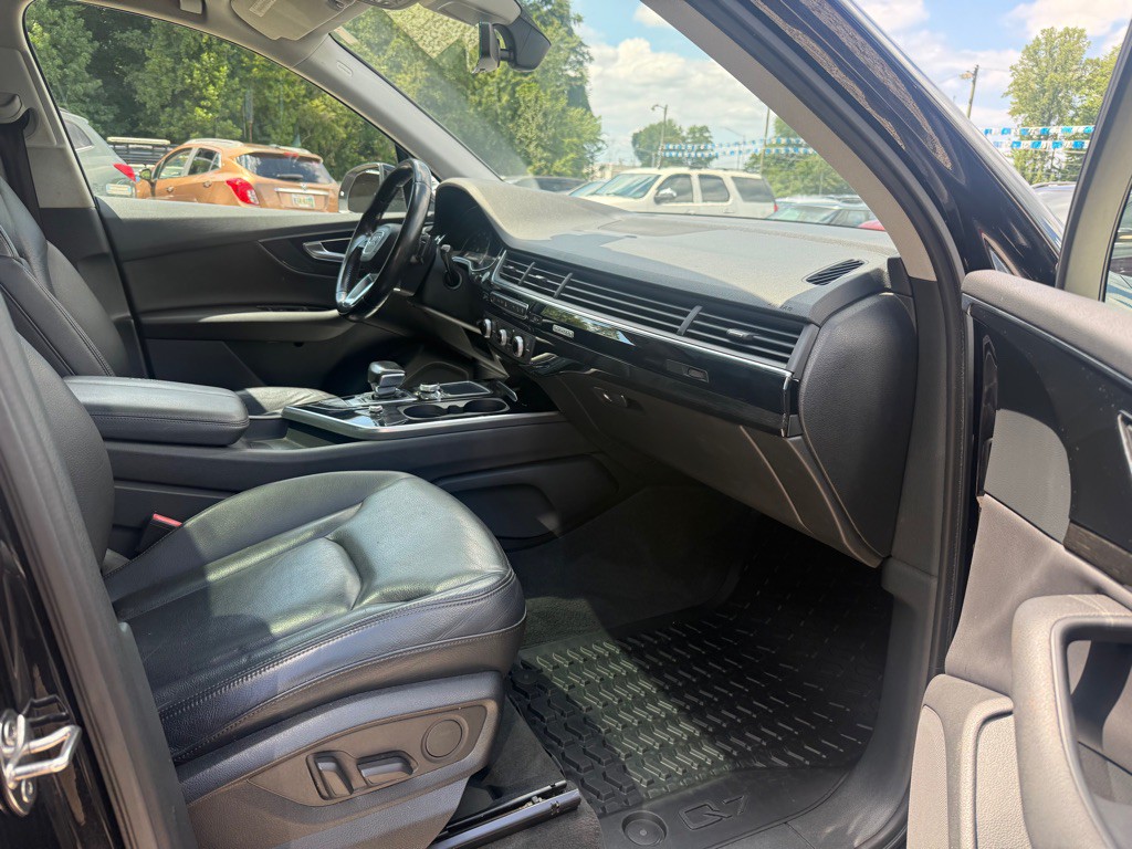 2017 Audi Q7 Image 12