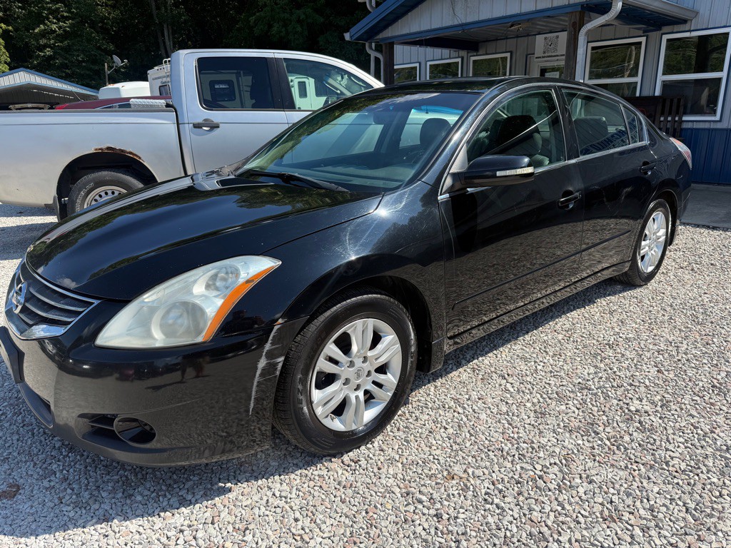 2011 Nissan Altima Image 2