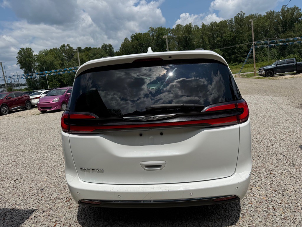 2022 Chrysler Pacifica Image 4