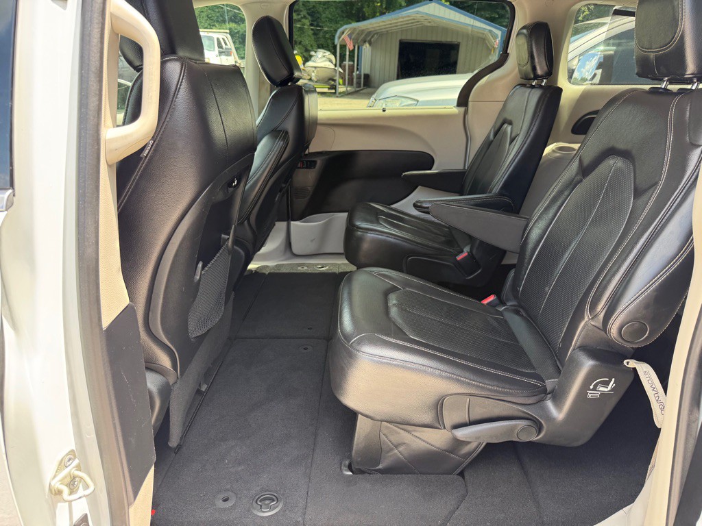 2022 Chrysler Pacifica Image 7