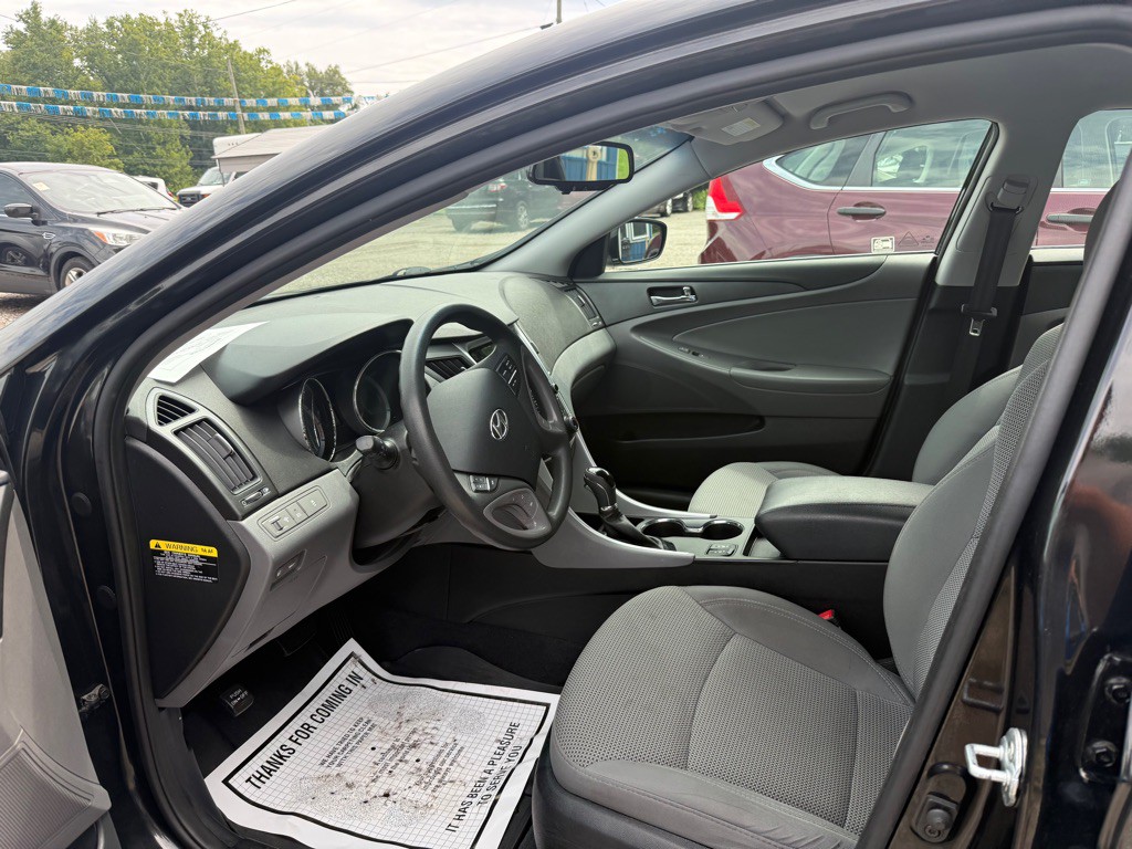 2013 Hyundai Sonata Image 8