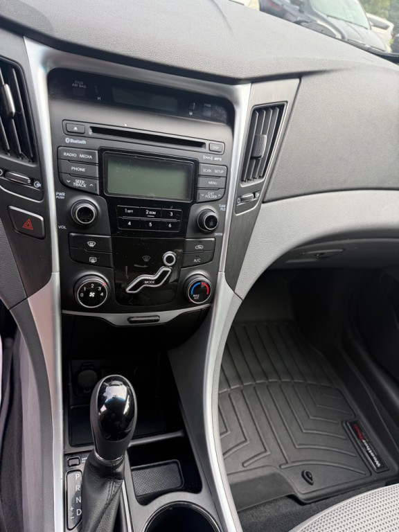 2013 Hyundai Sonata Image 9