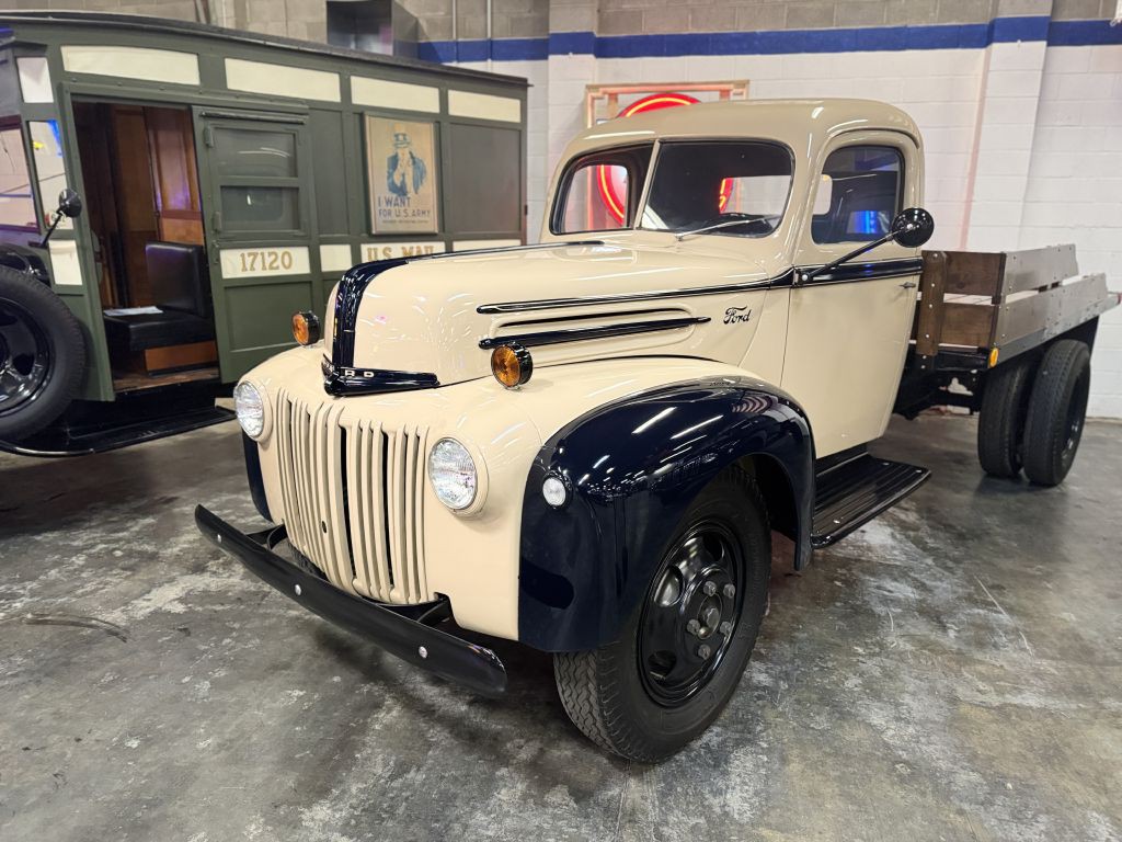 1947 Ford 1 Ton Flat Bed Image 2
