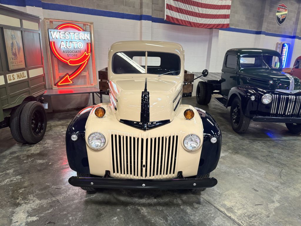 1947 Ford 1 Ton Flat Bed Image 4