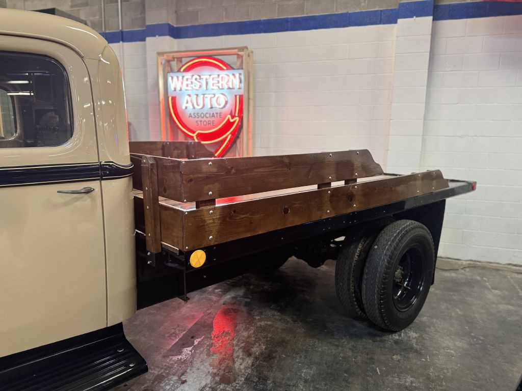 1947 Ford 1 Ton Flat Bed Image 7